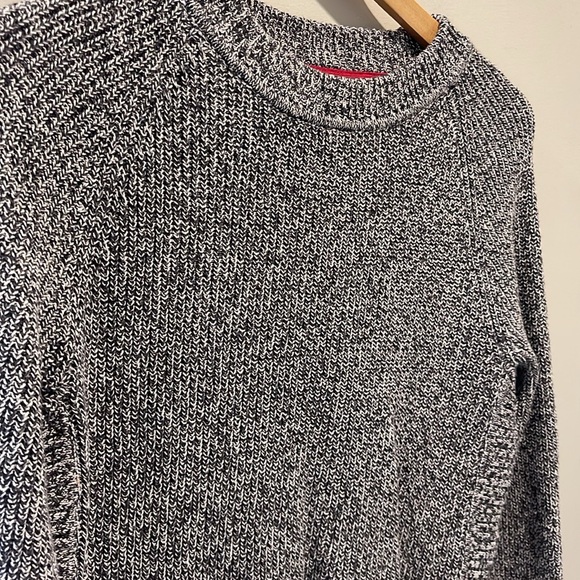 ROOTS - NWOT Cabin Sweater (50% off when Bundled) - Picture 6 of 12